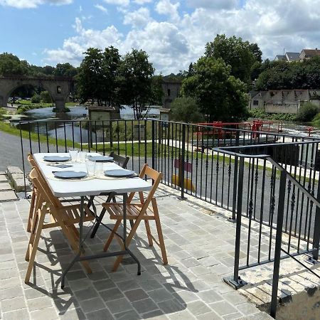 La Fourmondière supérieure, maison éclusière Montflours Extérieur photo