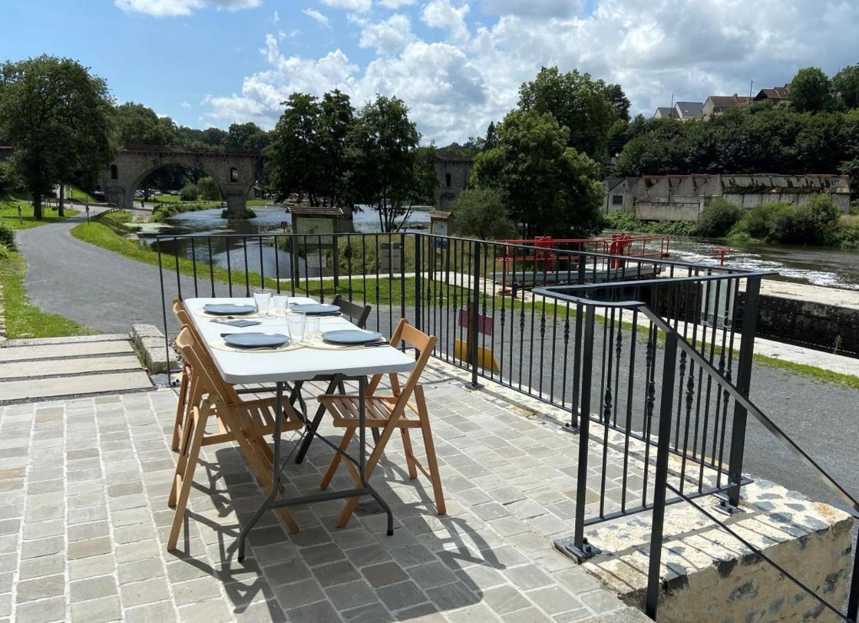 La Fourmondière supérieure, maison éclusière Montflours Extérieur photo